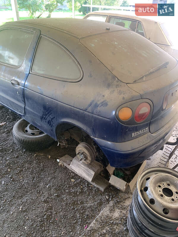 Хэтчбек Renault Megane 1998 в Дубно