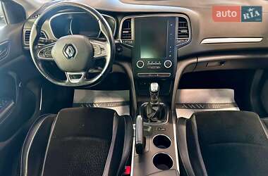 Седан Renault Megane 2018 в 