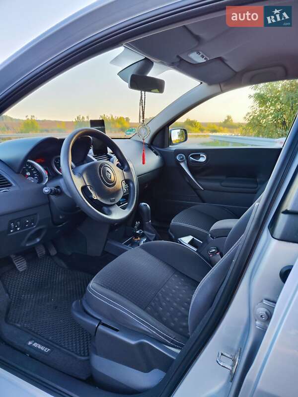 Седан Renault Megane 2005 в Ромнах