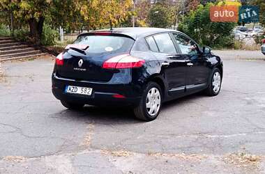 Хэтчбек Renault Megane 2010 в 