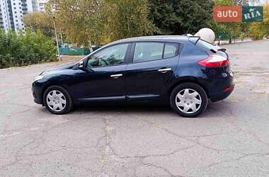 Хэтчбек Renault Megane 2010 в 