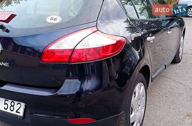 Хэтчбек Renault Megane 2010 в 