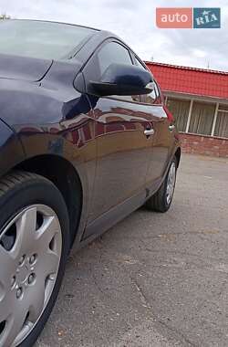 Хэтчбек Renault Megane 2010 в 