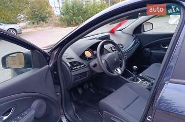 Хэтчбек Renault Megane 2010 в 