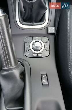 Хэтчбек Renault Megane 2010 в 