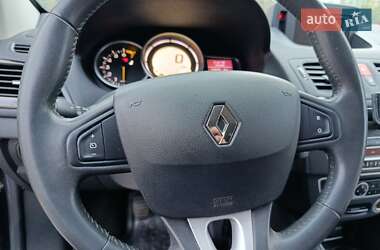 Хэтчбек Renault Megane 2010 в 