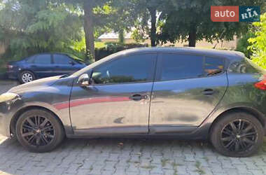 Хэтчбек Renault Megane 2010 в 