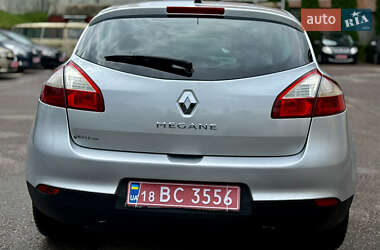Хэтчбек Renault Megane 2009 в 