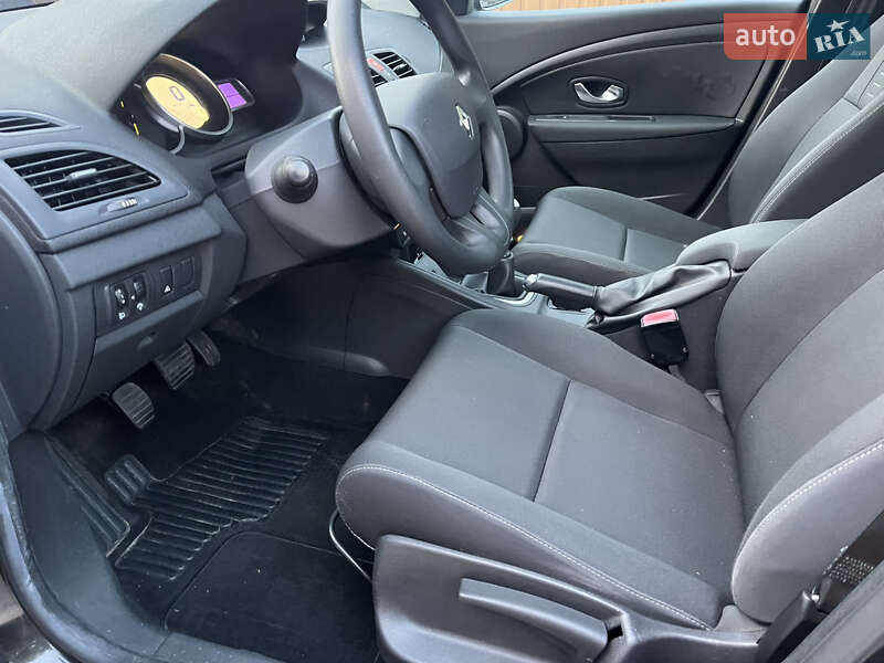 Хетчбек Renault Megane 2010 в Охтирці фото 37 Хетчбек Renault Megane 2010 в Охтирці