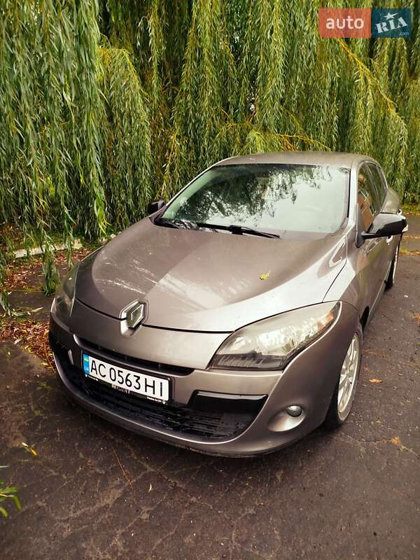 Хэтчбек Renault Megane 2011 в Нововолынске фото 6 Хэтчбек Renault Megane 2011 в Нововолынске