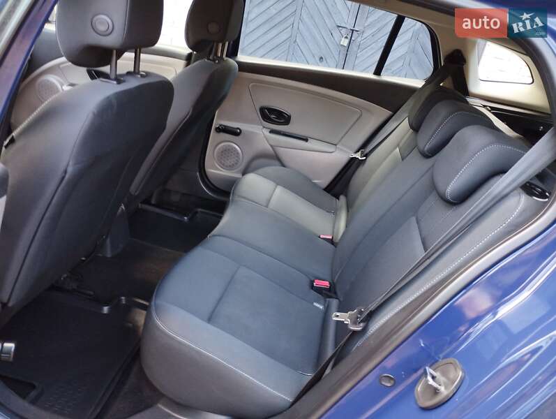 Универсал Renault Megane 2010 в Остроге