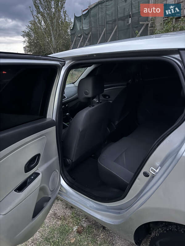 Универсал Renault Megane 2012 в Кривом Роге фото 10 Универсал Renault Megane 2012 в Кривом Роге