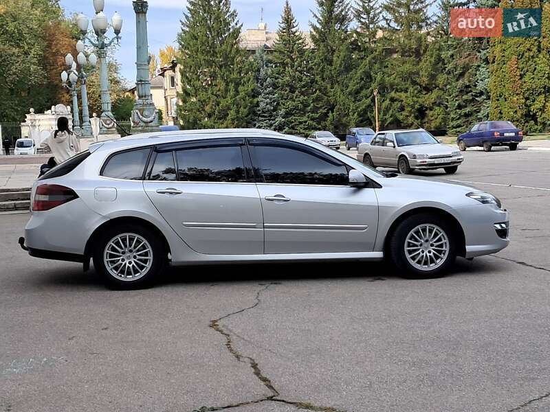 Універсал Renault Megane 2011 в Жовтих Водах фото 6 Універсал Renault Megane 2011 в Жовтих Водах
