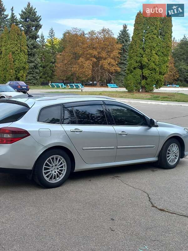 Універсал Renault Megane 2011 в Жовтих Водах фото 13 Універсал Renault Megane 2011 в Жовтих Водах