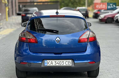 Хетчбек Renault Megane 2010 в 