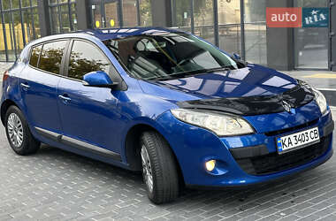 Хетчбек Renault Megane 2010 в 
