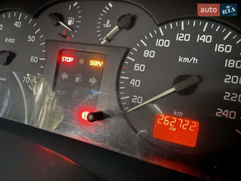 Седан Renault Megane 2000 в Кременчуге фото 2 Седан Renault Megane 2000 в Кременчуге