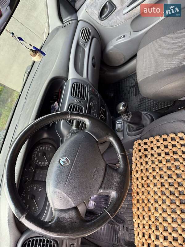 Седан Renault Megane 2000 в Кременчуге фото 17 Седан Renault Megane 2000 в Кременчуге