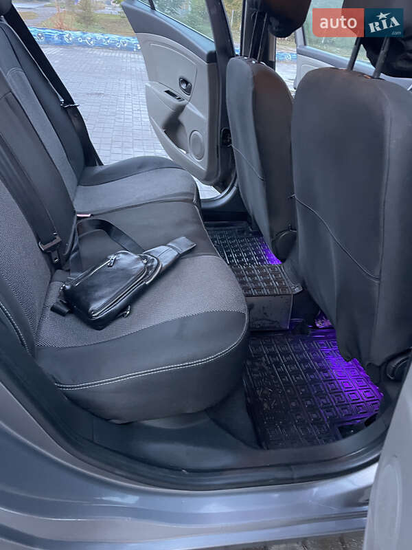 Универсал Renault Megane 2011 в Ахтырке фото 6 Универсал Renault Megane 2011 в Ахтырке