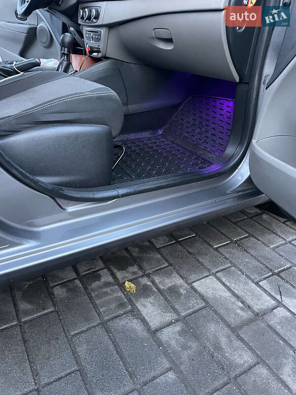 Универсал Renault Megane 2011 в Ахтырке фото 11 Универсал Renault Megane 2011 в Ахтырке