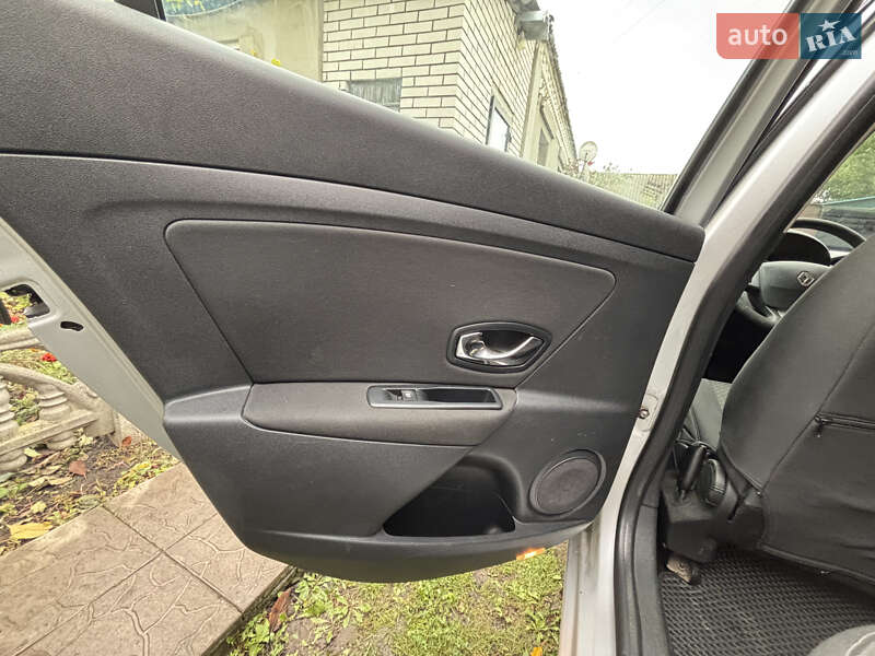 Универсал Renault Megane 2011 в Мироновке фото 17 Универсал Renault Megane 2011 в Мироновке