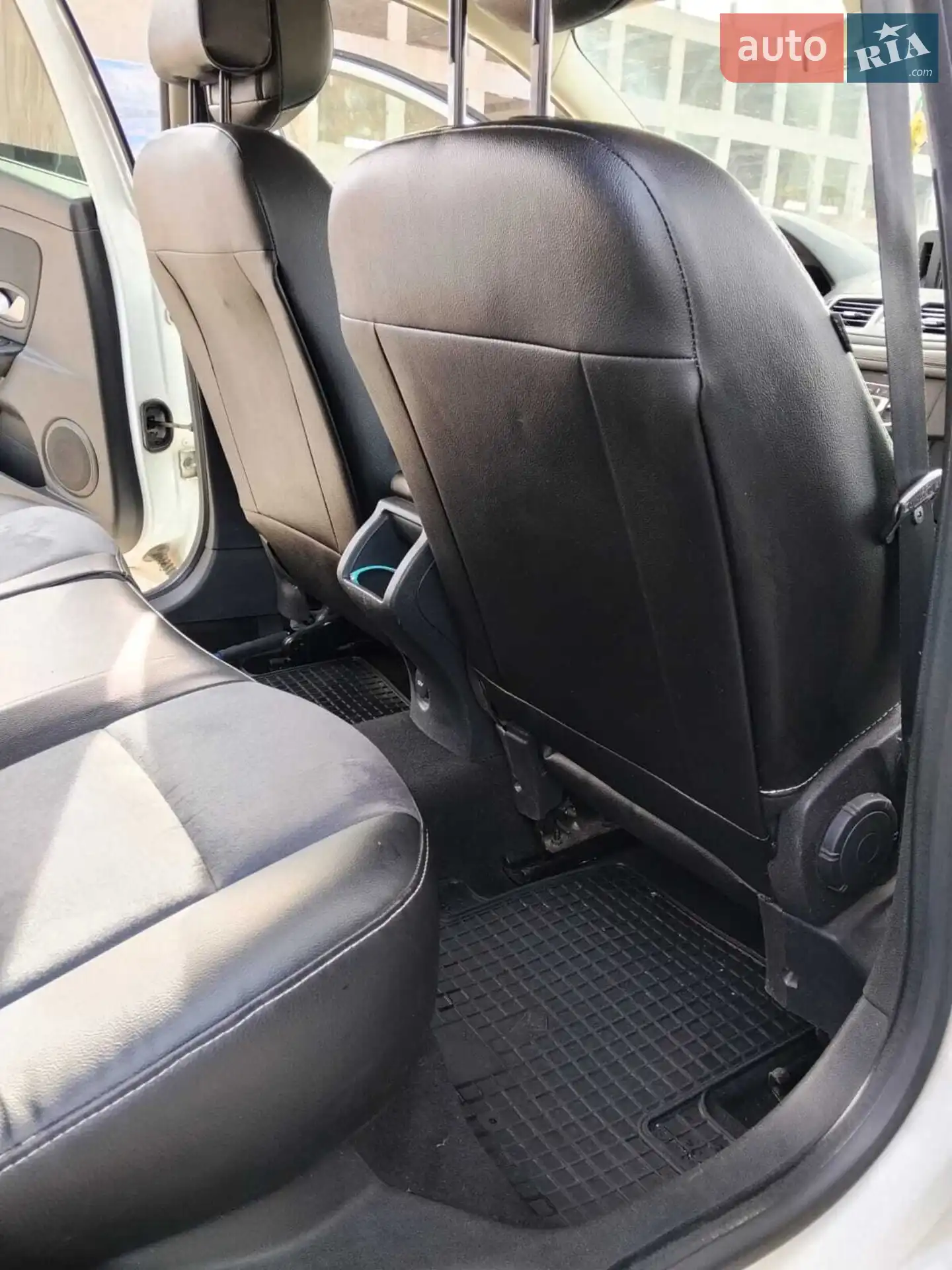 2010 Renault Megane - мініатюра 29