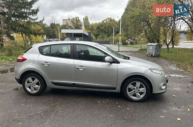Хетчбек Renault Megane 2011 в 