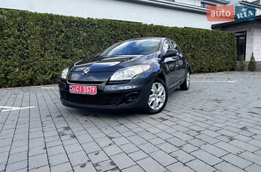 Хэтчбек Renault Megane 2012 в 