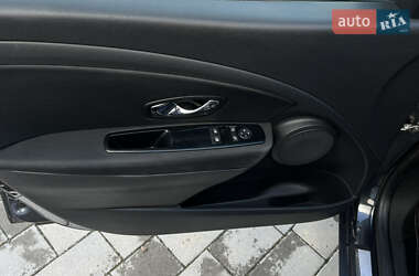 Хэтчбек Renault Megane 2012 в 