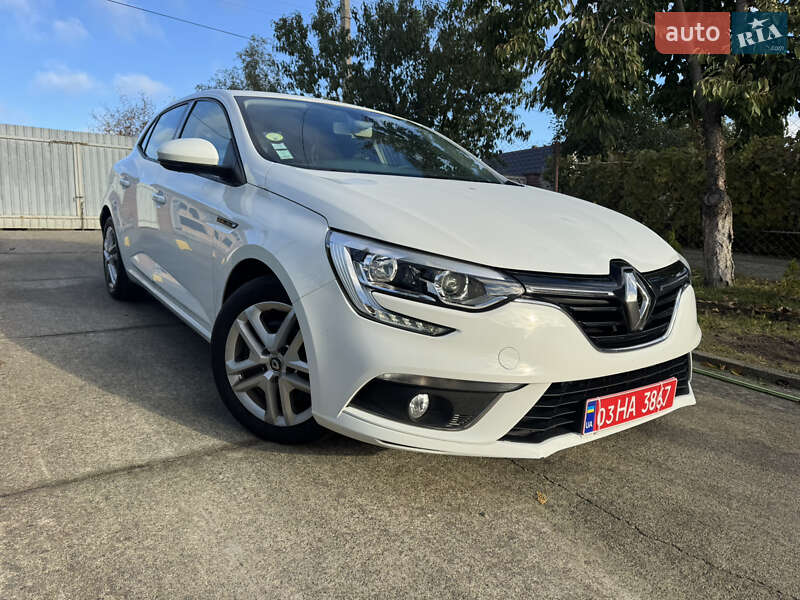 Хэтчбек Renault Megane 2018 в Корсуне-Шевченковском