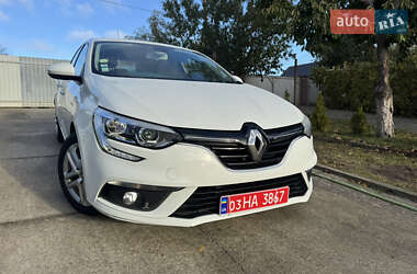 Хэтчбек Renault Megane 2018 в 