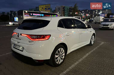 Хэтчбек Renault Megane 2016 в 