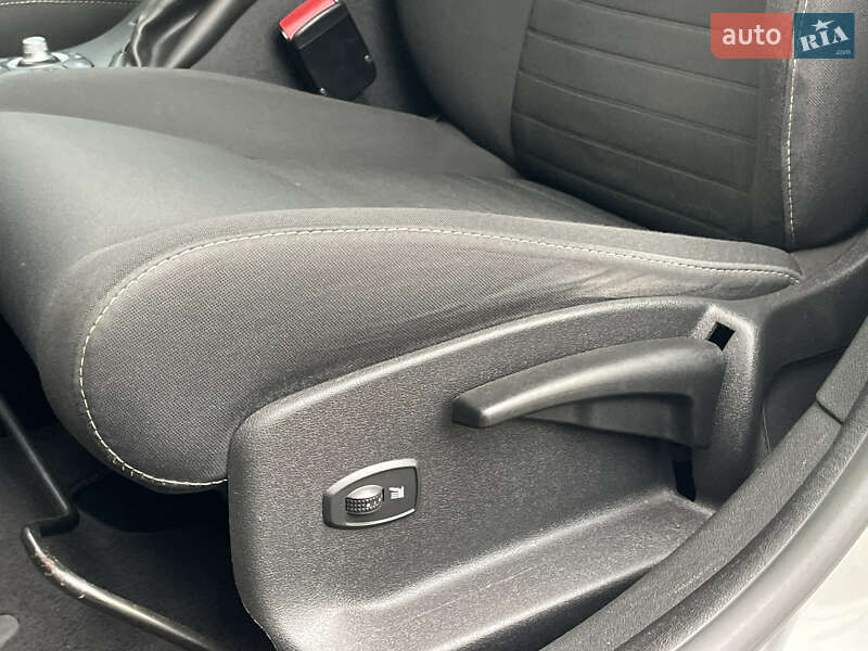 Універсал Renault Megane 2015 в Києві фото 25 Універсал Renault Megane 2015 в Києві