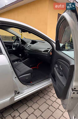 Хэтчбек Renault Megane 2014 в 
