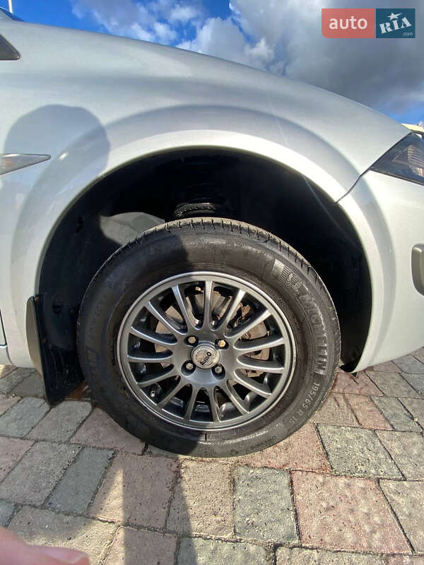 Універсал Renault Megane 2005 в Львові фото 18 Універсал Renault Megane 2005 в Львові