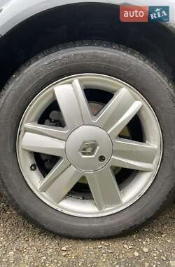 Кабриолет Renault Megane 2005 в  фото 6 Кабриолет Renault Megane 2005 в
