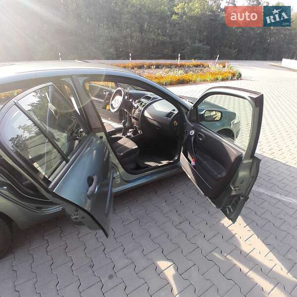 Седан Renault Megane 2004 в Коростене фото 5 Седан Renault Megane 2004 в Коростене