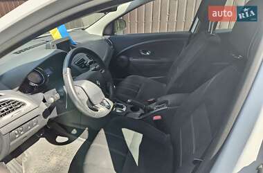 Хэтчбек Renault Megane 2013 в 