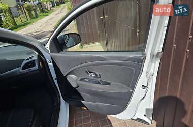 Хэтчбек Renault Megane 2013 в 