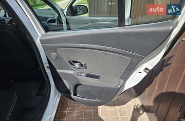 Хэтчбек Renault Megane 2013 в 