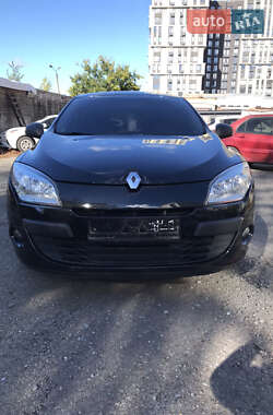 Хэтчбек Renault Megane 2012 в 