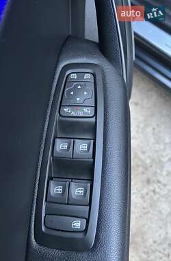 Універсал Renault Megane 2017 в  фото 36 Універсал Renault Megane 2017 в
