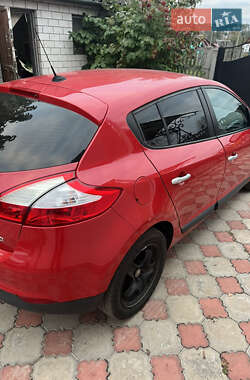 Хэтчбек Renault Megane 2010 в 
