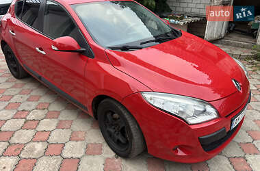 Хэтчбек Renault Megane 2010 в 