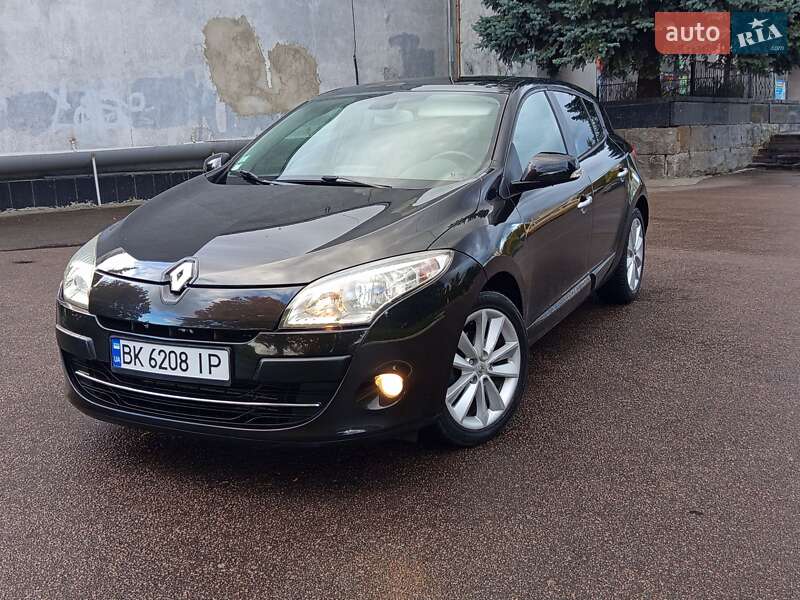 Хетчбек Renault Megane 2010 в 