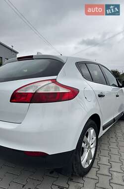 Хетчбек Renault Megane 2010 в  фото 6 Хетчбек Renault Megane 2010 в