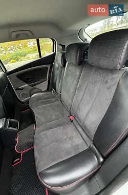 Хетчбек Renault Megane 2010 в  фото 16 Хетчбек Renault Megane 2010 в