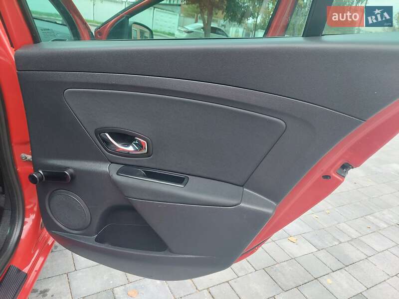 Универсал Renault Megane 2013 в Староконстантинове