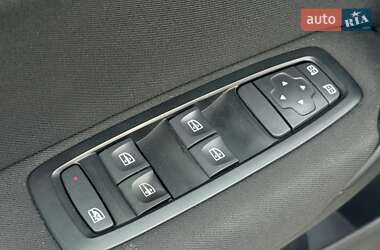 Універсал Renault Megane 2017 в  фото 35 Універсал Renault Megane 2017 в