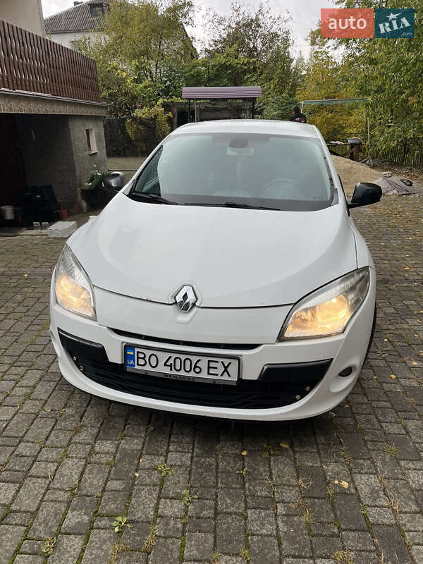 Универсал Renault Megane 2011 в Шумске